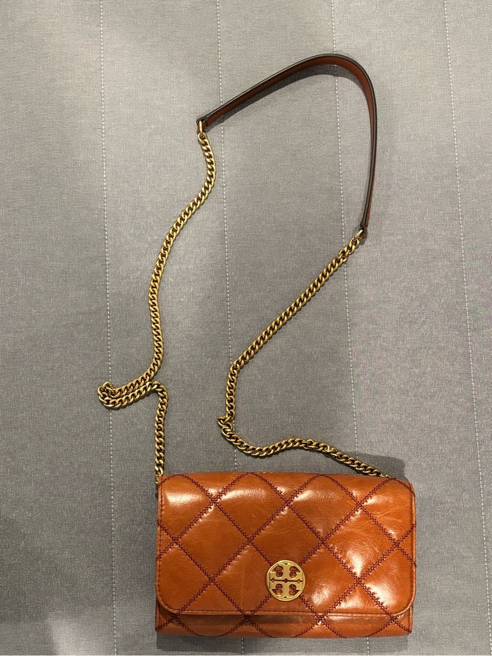 New new w/o tags Tory beautifulQuilted Cognac Leather Crossbody Bag with Chain